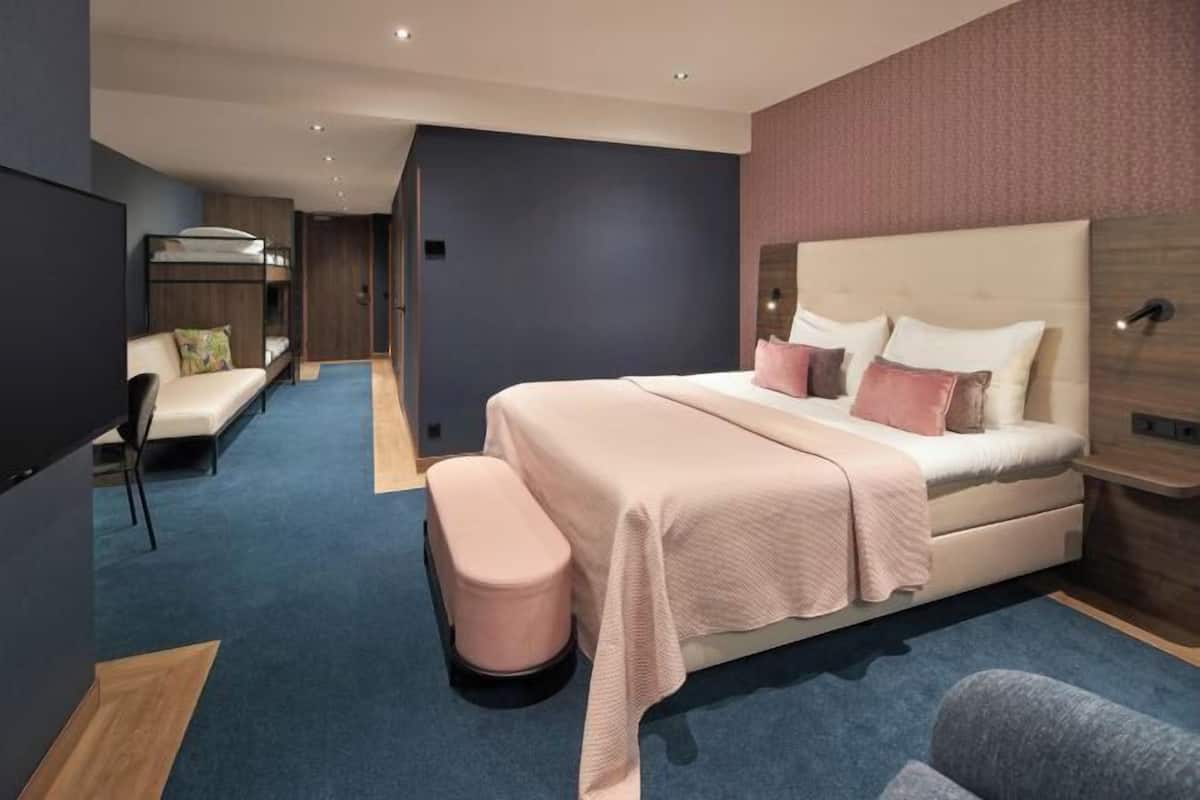 Premium bedding, minibar, in-room safe, desk