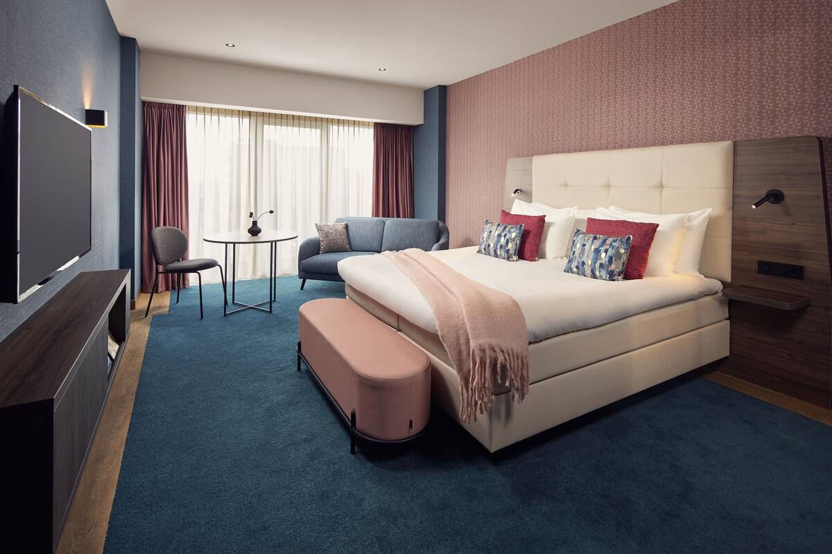 Deluxe Double Room Plus (max. 2 adults, 1 baby) | 고급 침구, 미니바, 객실 내 금고, 책상