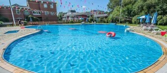 South Lake Hotel
