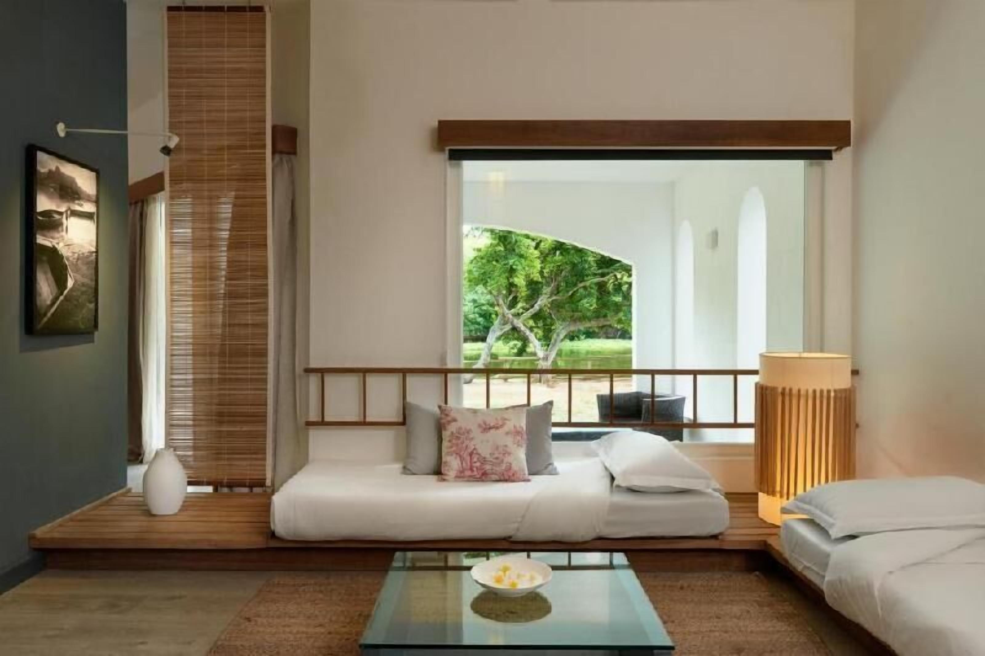 Minibar, Zimmersafe, Schreibtisch, Verdunkelungsvorhänge