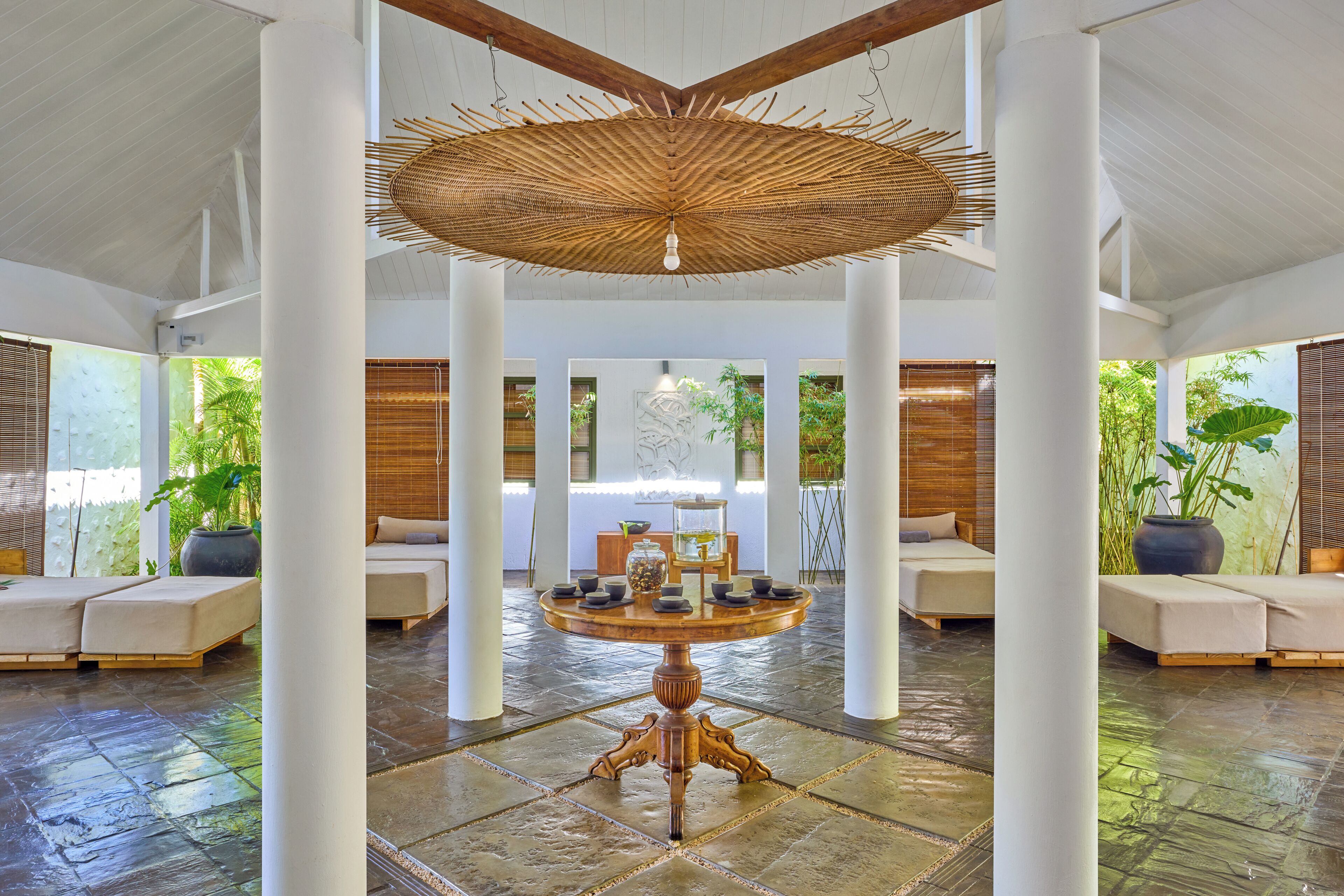 Couples treatment rooms, sauna, steam room, body treatments