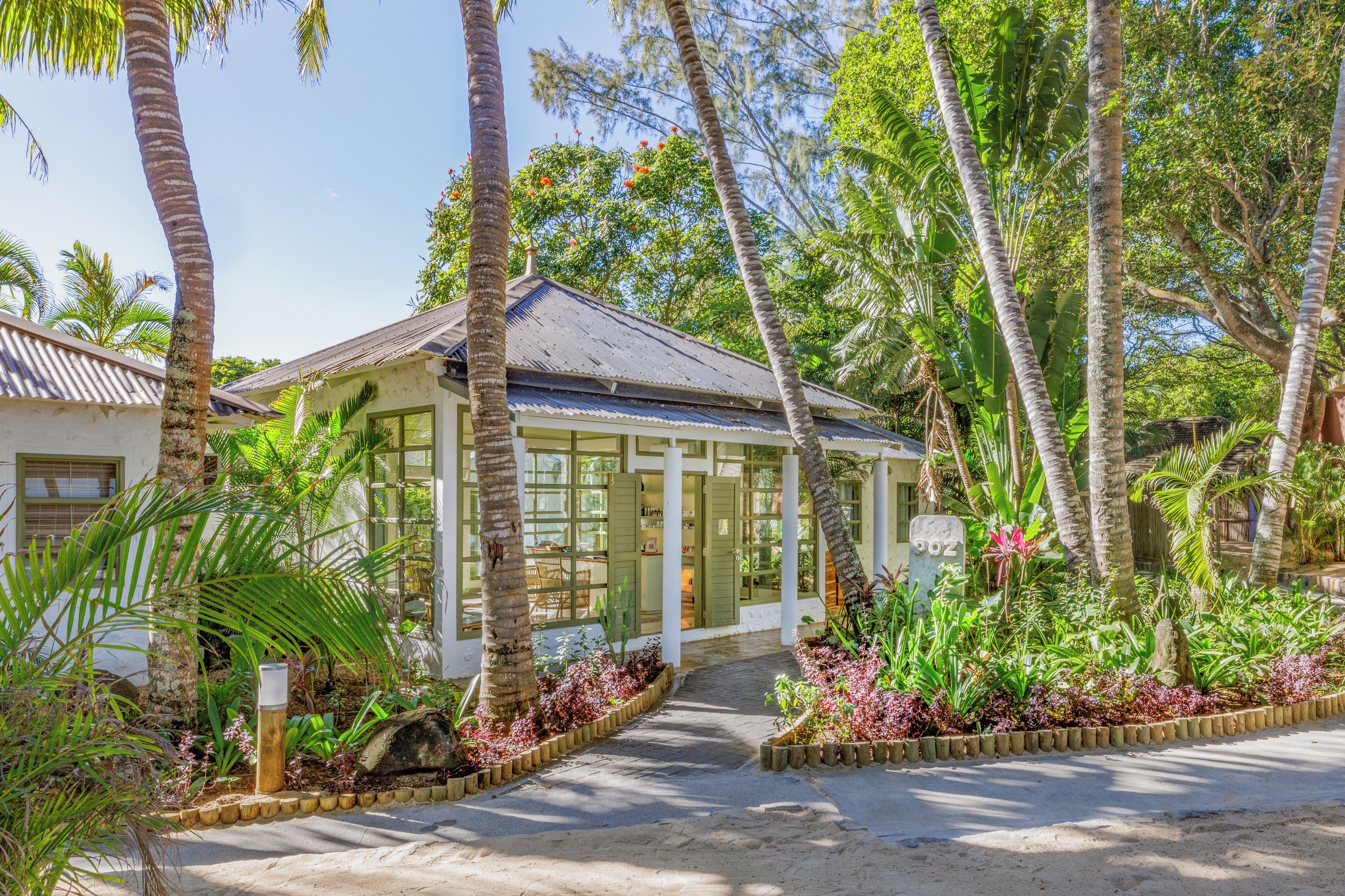 couples treatment room(s), sauna, steam room, body treatments