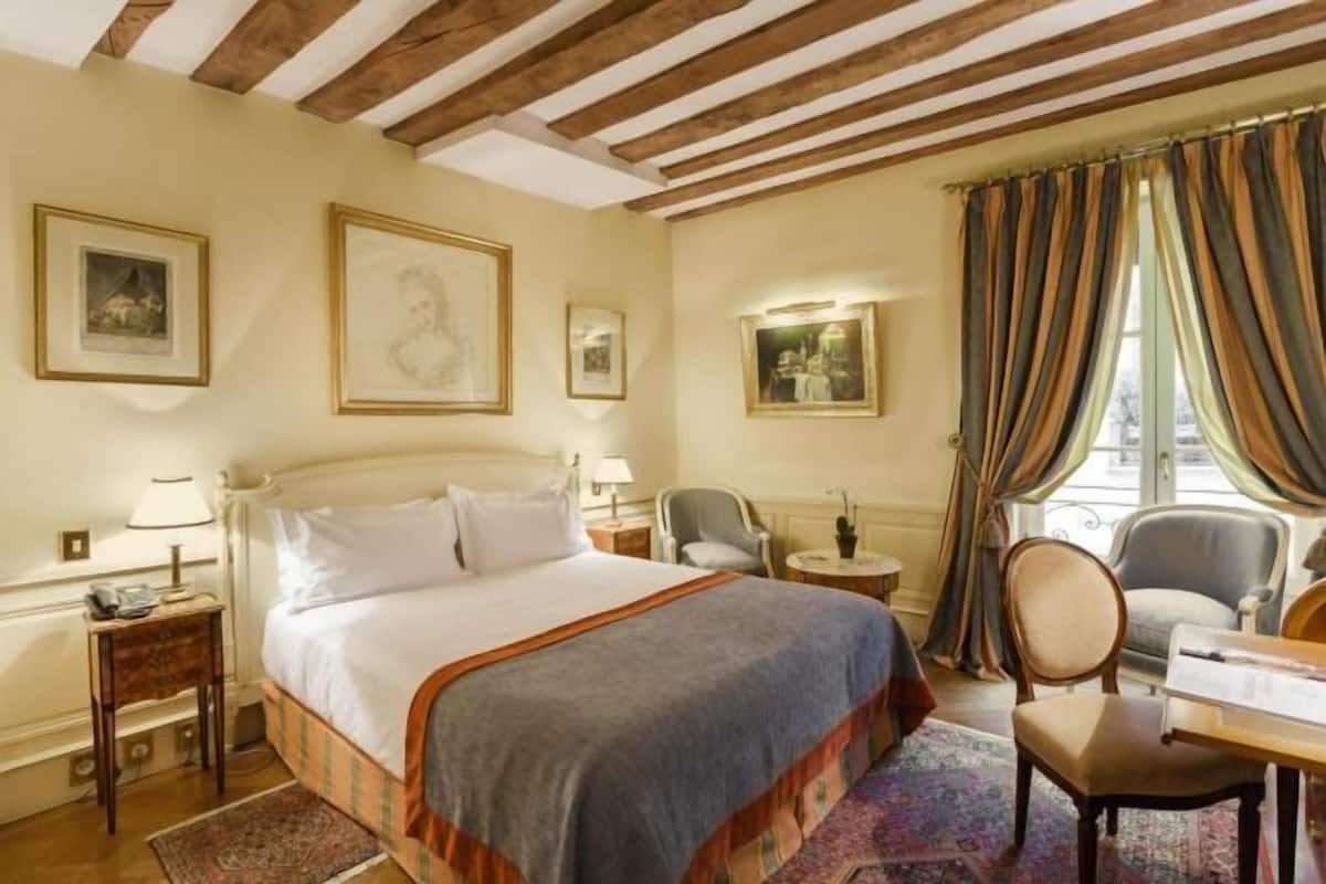 Minibar, una cassaforte in camera, una scrivania, insonorizzazione