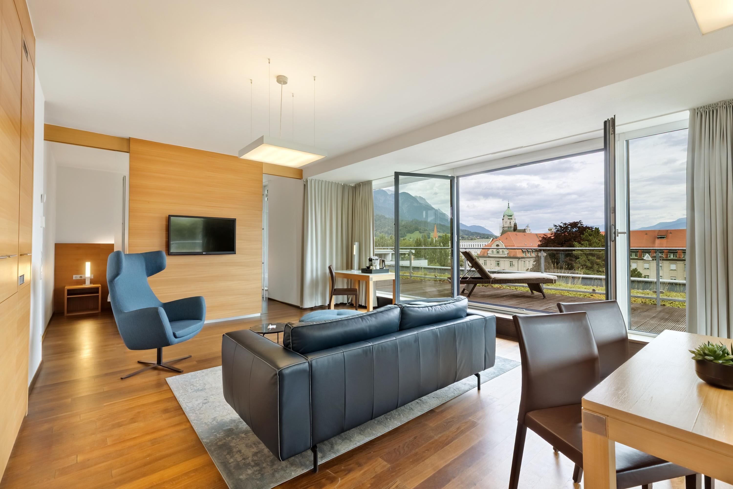 suite | 1 bedroom, hypo-allergenic bedding, minibar, in-room safe