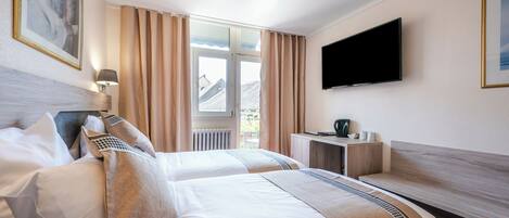 Comfort Double or Twin Room | In-room dining