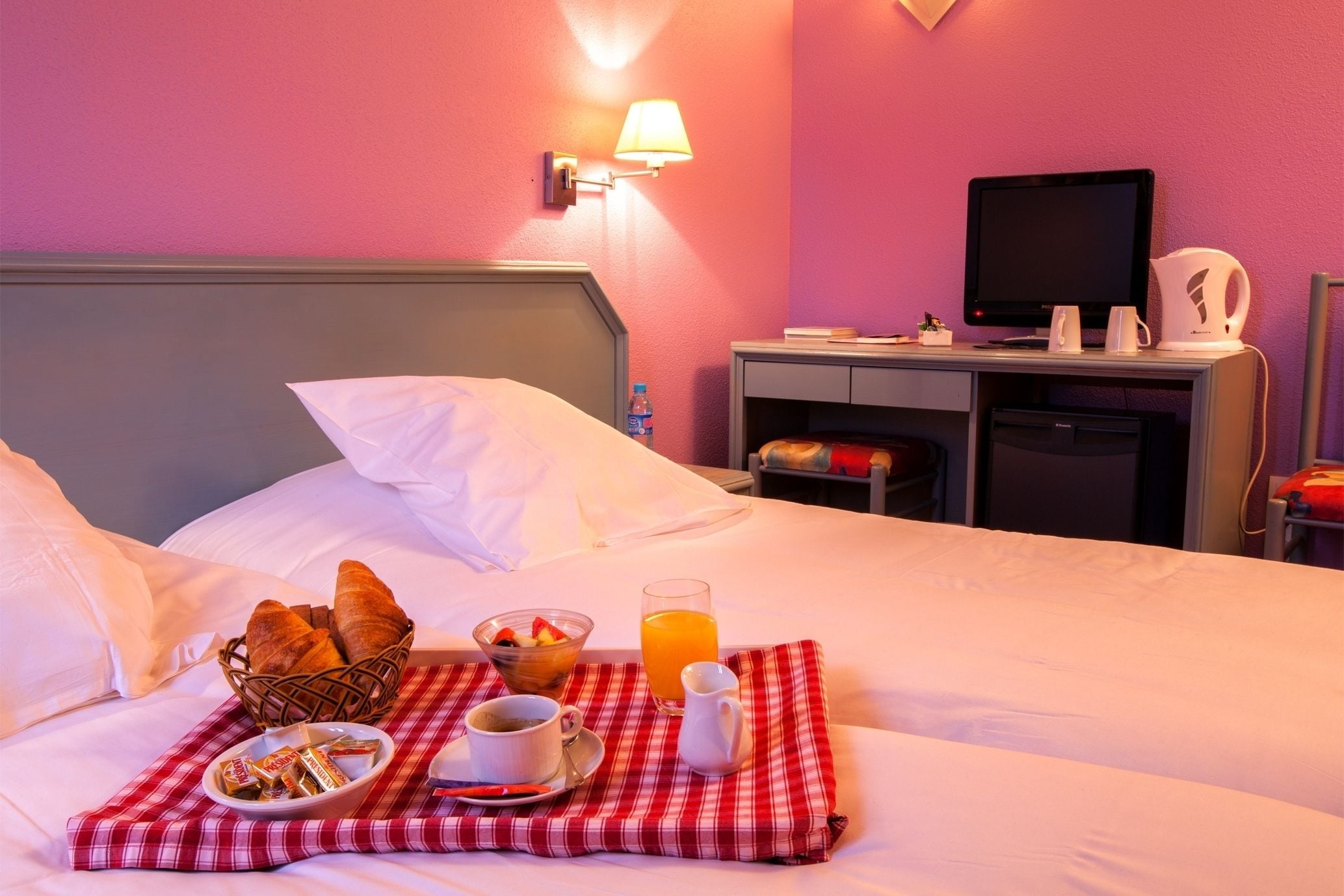 comfort double or twin room | in-room dining