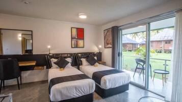 1 chambre, coffres-forts dans les chambres, fer et planche Ă  repasser