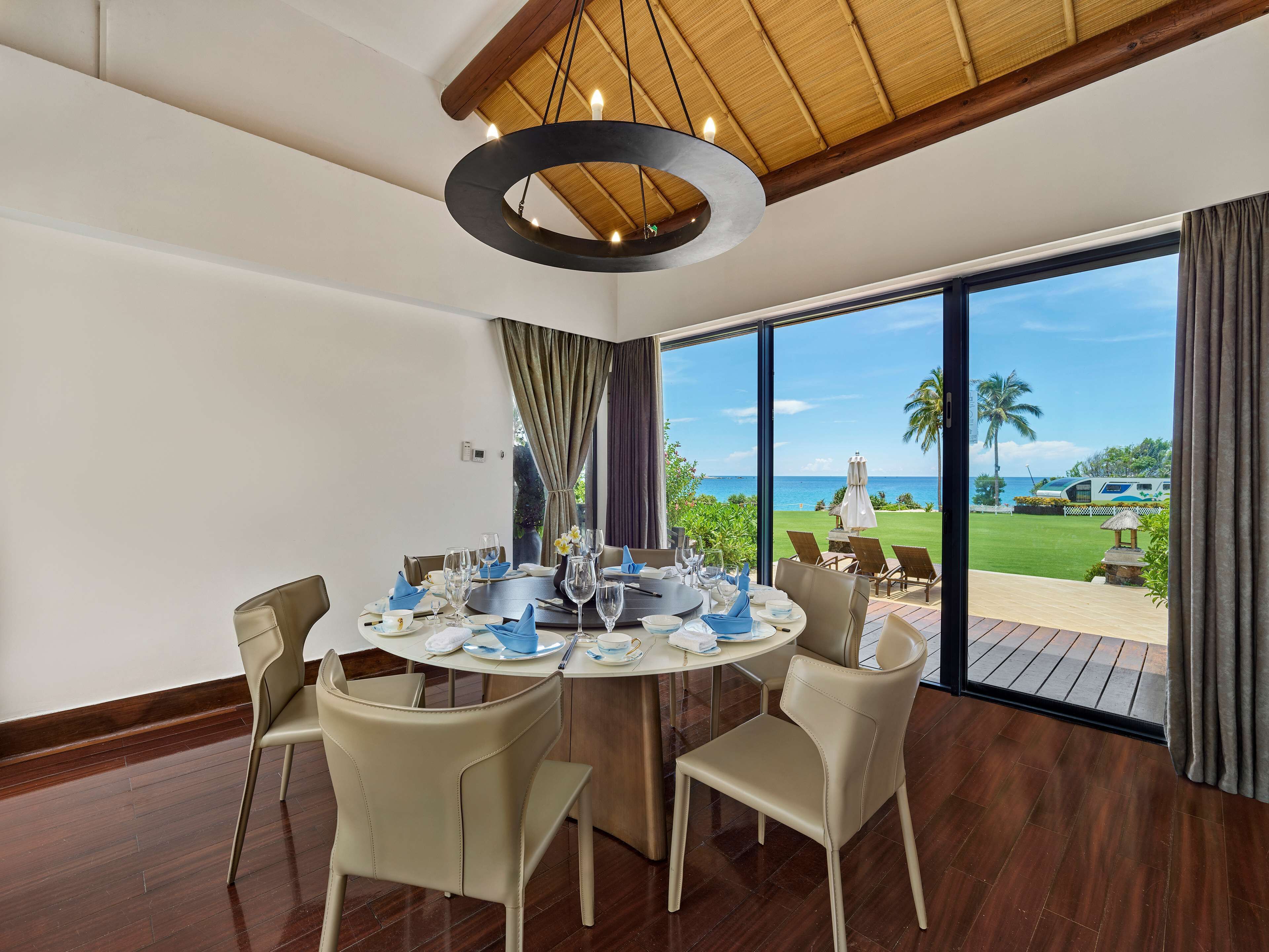 3 Bedroom Ocean View Pool Villa | Living area | 32-inch TV with cable channels