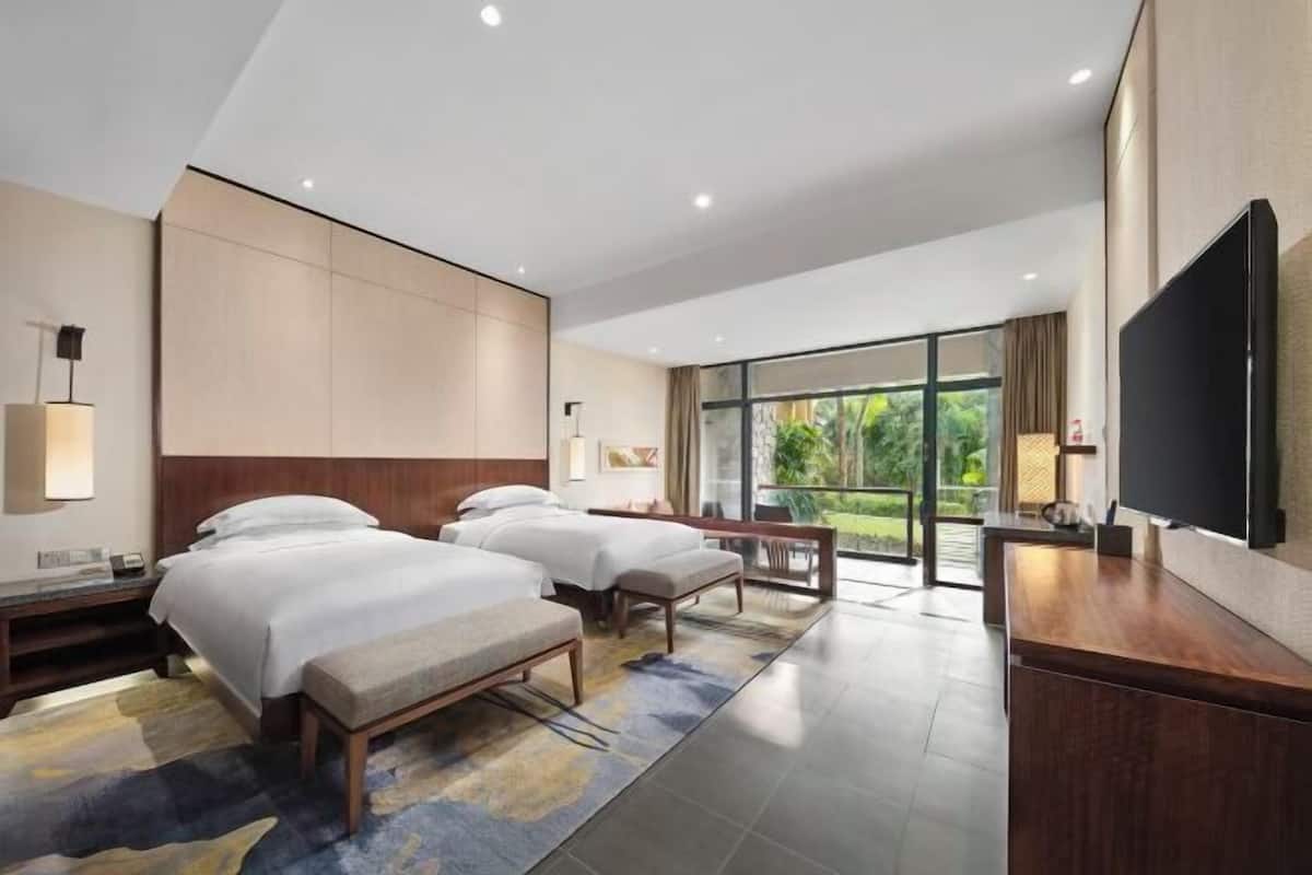 Egyptian cotton sheets, premium bedding, down duvets