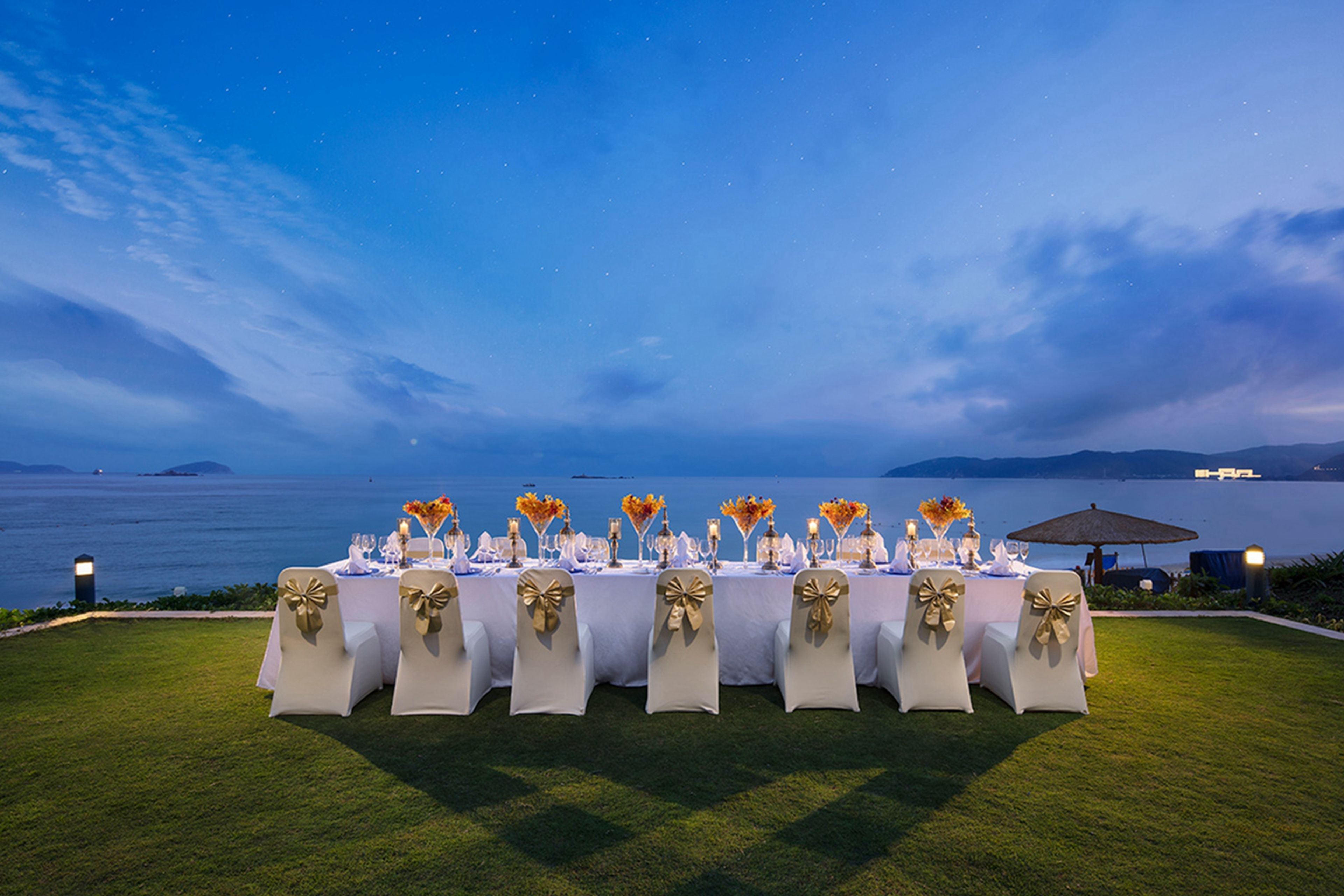 outdoor banquet area