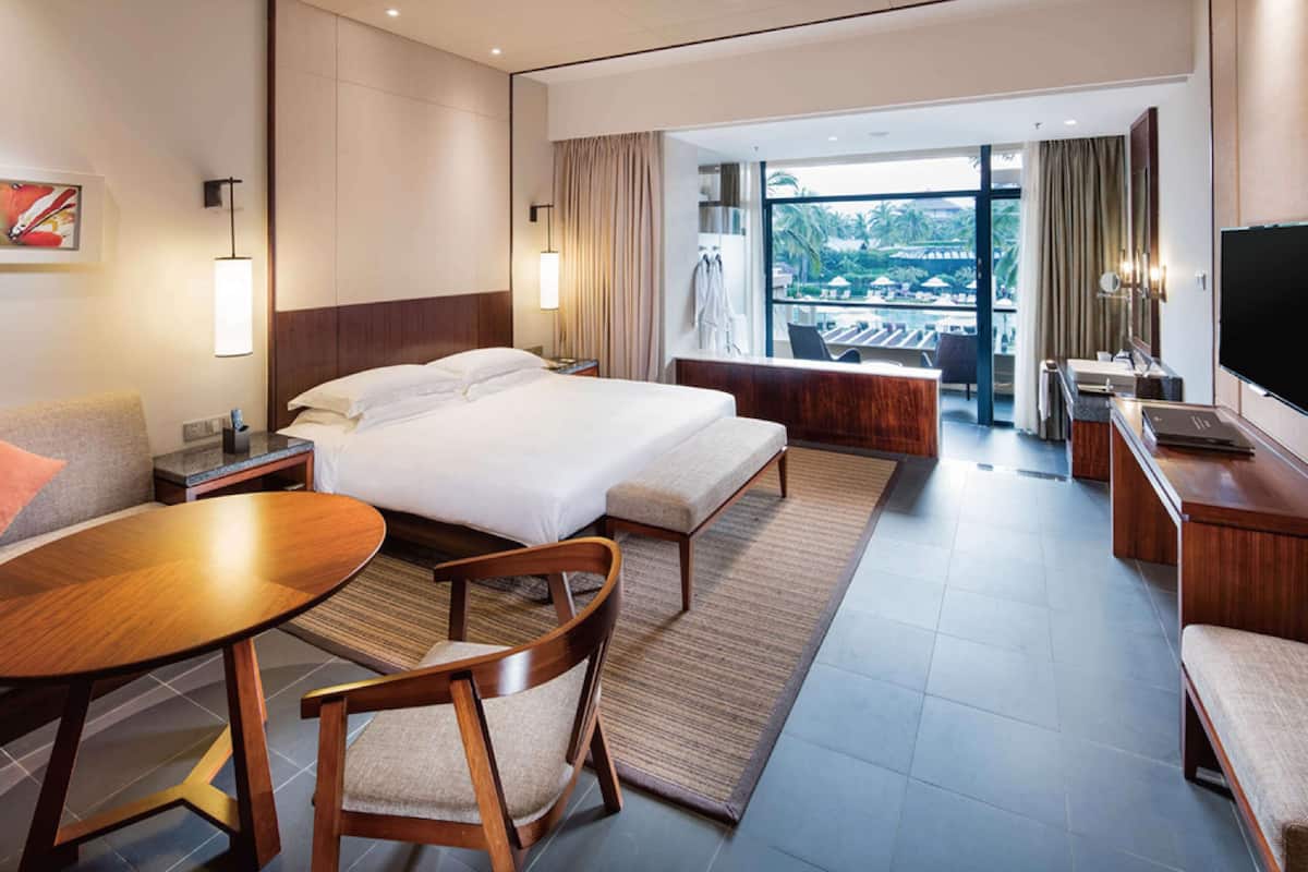 Egyptian cotton sheets, premium bedding, down duvets