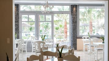 Tägliches inbegriffenes Frühstücksbuffet