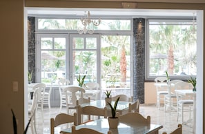Free daily buffet breakfast