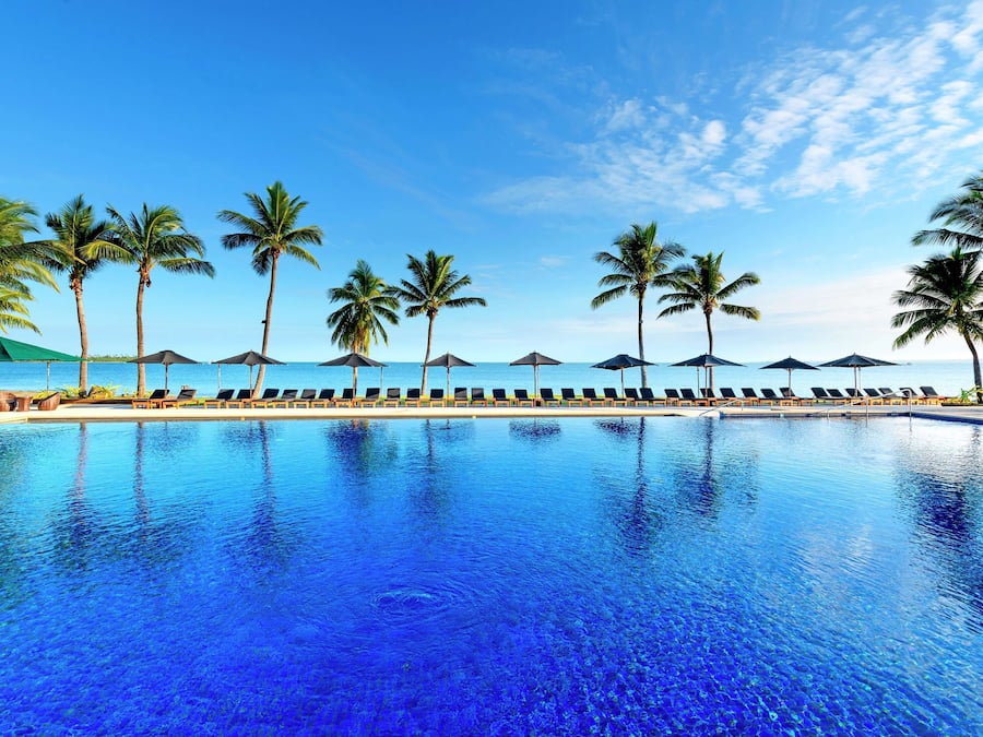 9 outdoor pools, pool umbrellas, sun loungers