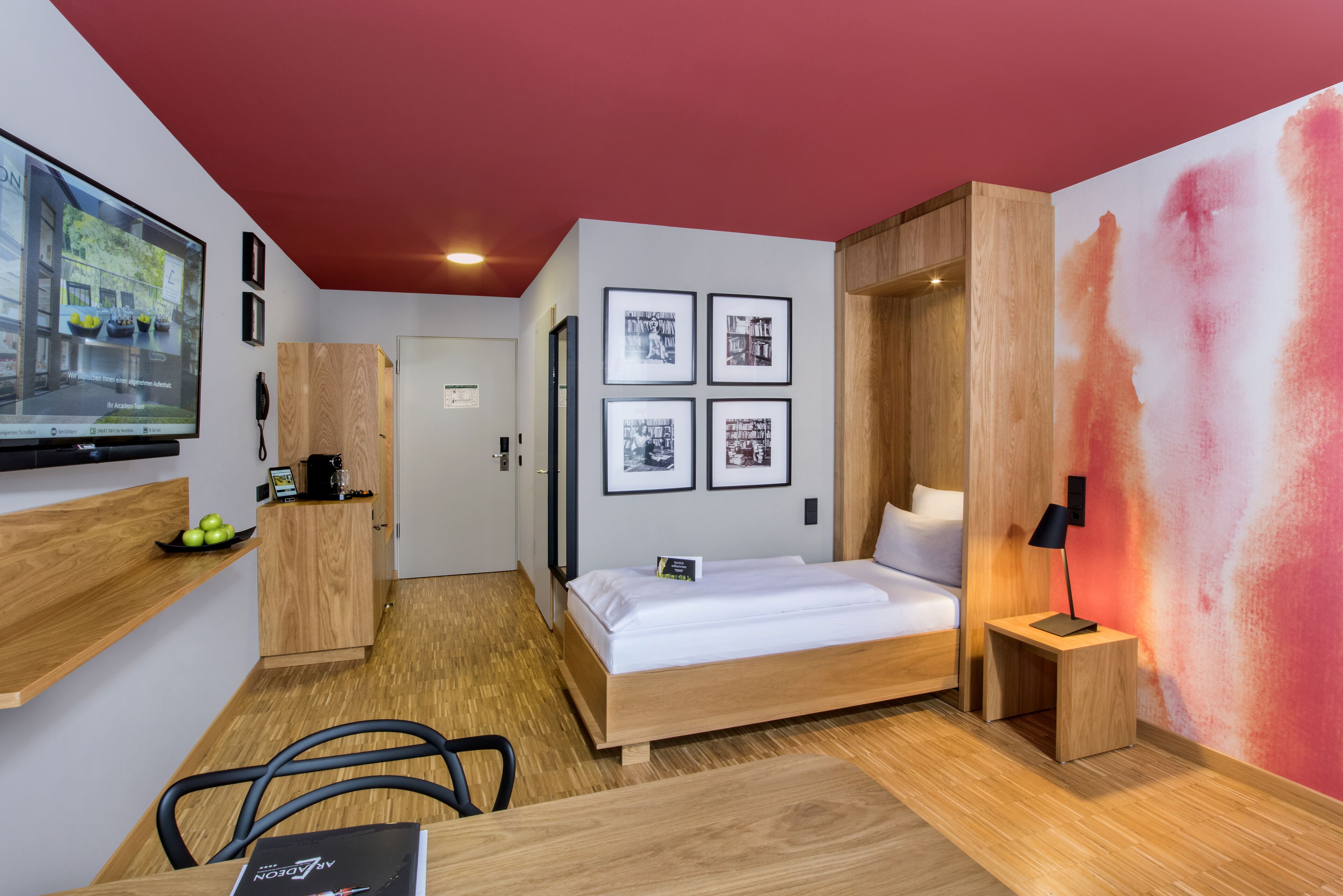 standard single room | hypo-allergenic bedding, in-room safe, desk, laptop workspace