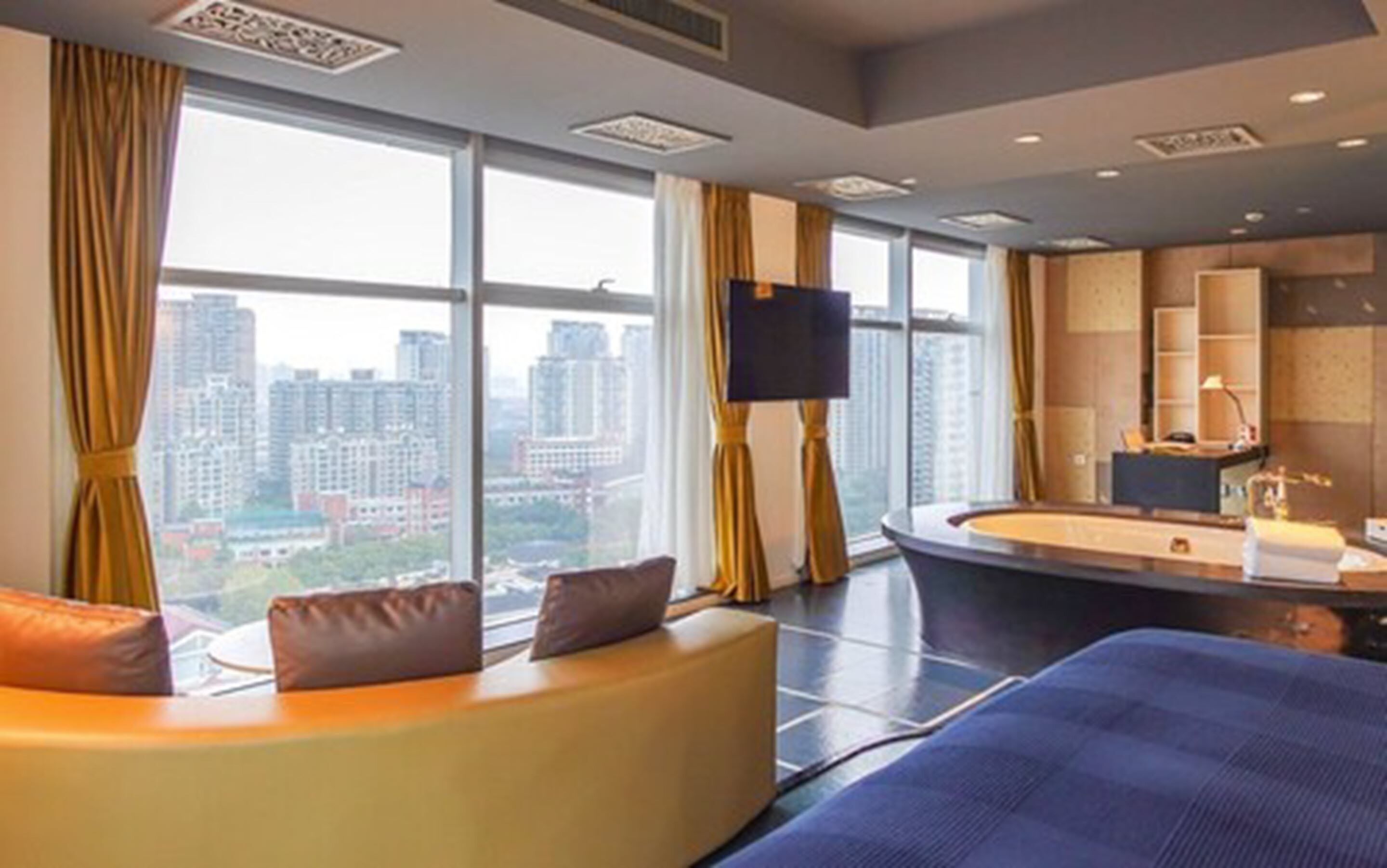 suite, 1 king bed (privilege) | premium bedding, minibar, in-room safe, desk