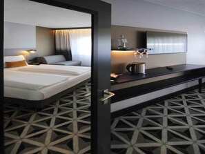 Standard Room, 1 Queen Bed