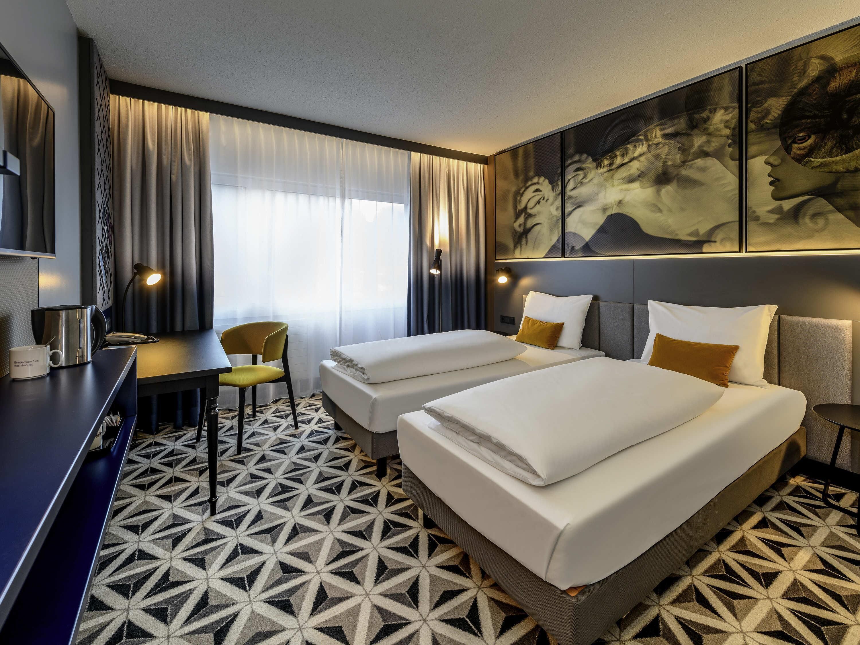 Standard Room, 2 Single Beds | In-room safe, desk, blackout curtains, soundproofing