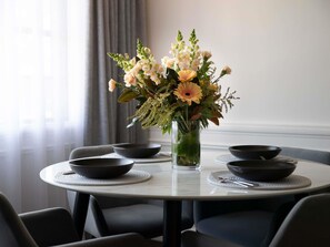 Premium bedding, pillow-top beds, in-room safe, desk - Peppers The Hills Lodge (Castle Hill)