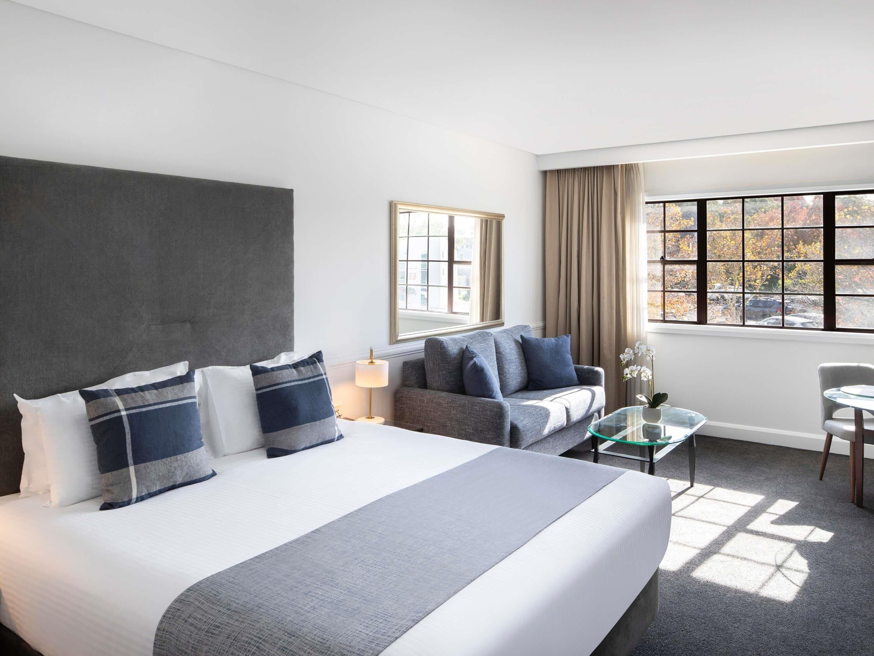 Superior Room, 1 Queen Bed | Premium bedding, pillowtop beds, in-room safe, desk