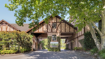 Peppers The Hills Lodge