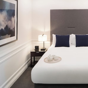 Suite (Lodge) | Luxe beddengoed, pillowtop-bedden, een kluis op de kamer, een bureau