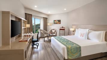 Deluxe Room, 1 Queen Bed, Garden View (Executive Club Exclusive Double) | 1 bedroom, Egyptian cotton sheets, premium bedding, memory-foam beds