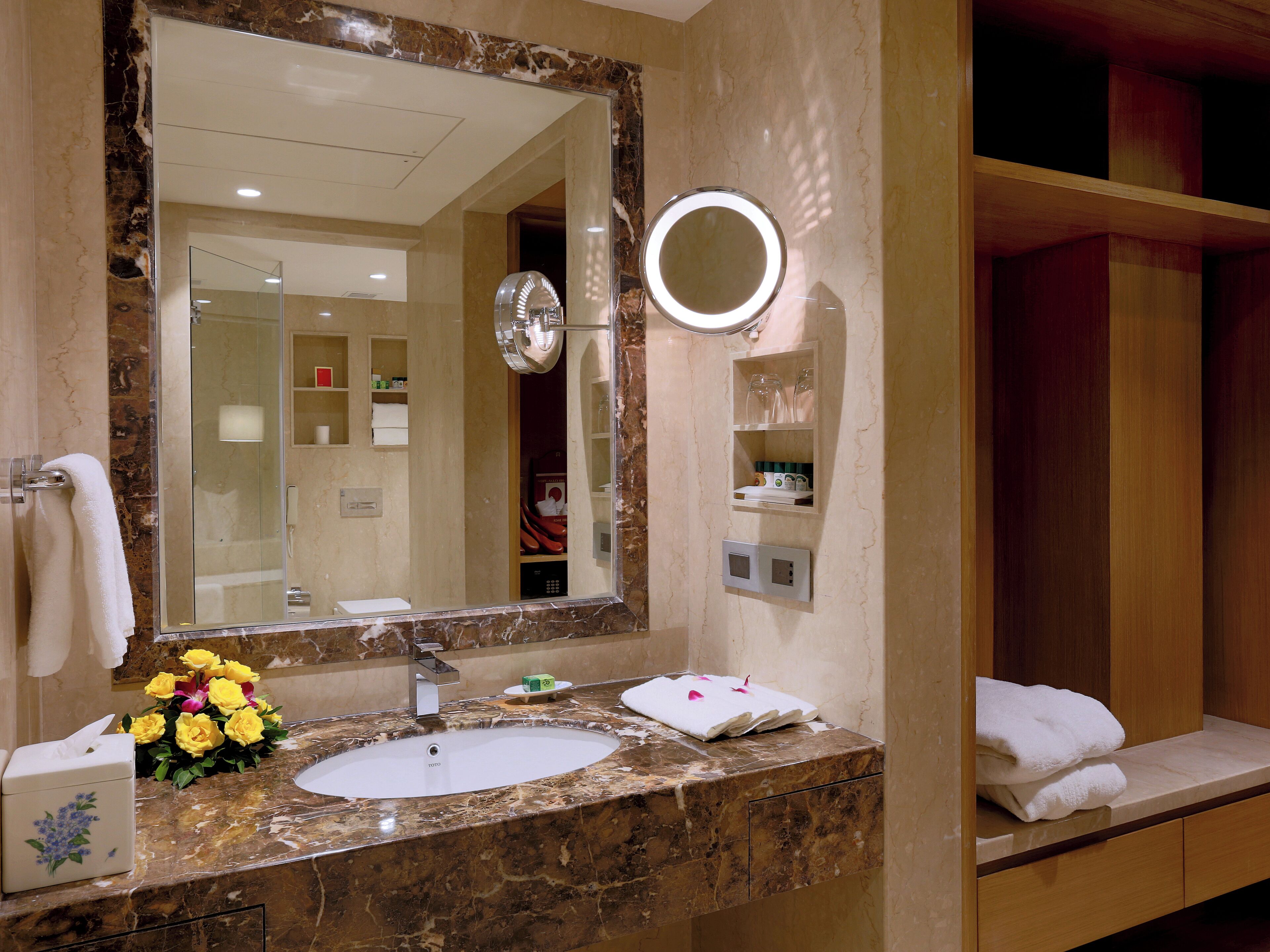 shower, free toiletries, bathrobes, slippers