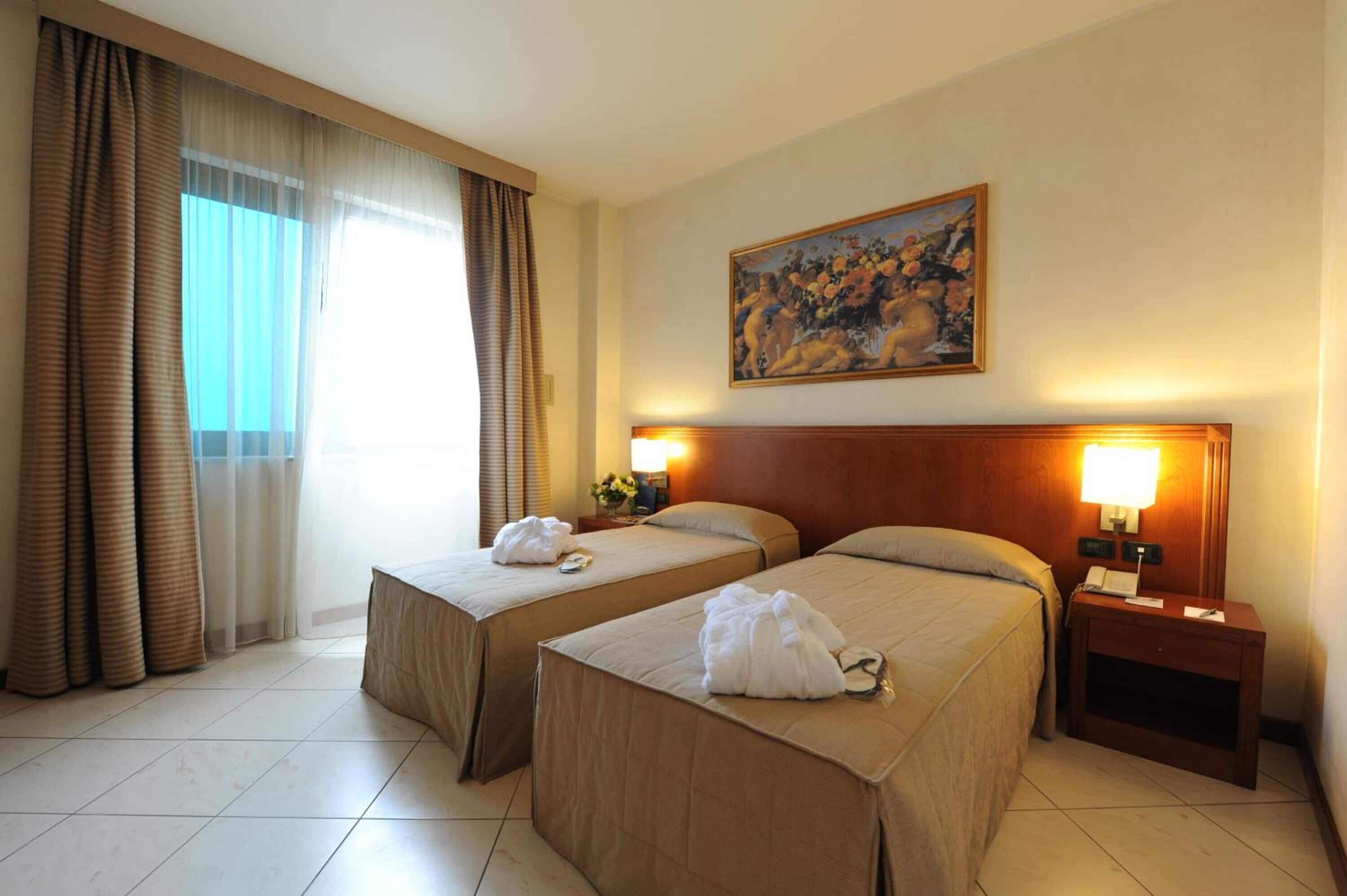 double room | down duvets, in-room safe, desk, blackout curtains