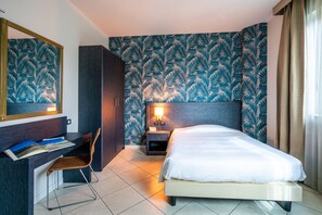 Quarto solteiro | Roupas de cama premium, edredons de pluma, cofres nos quartos
