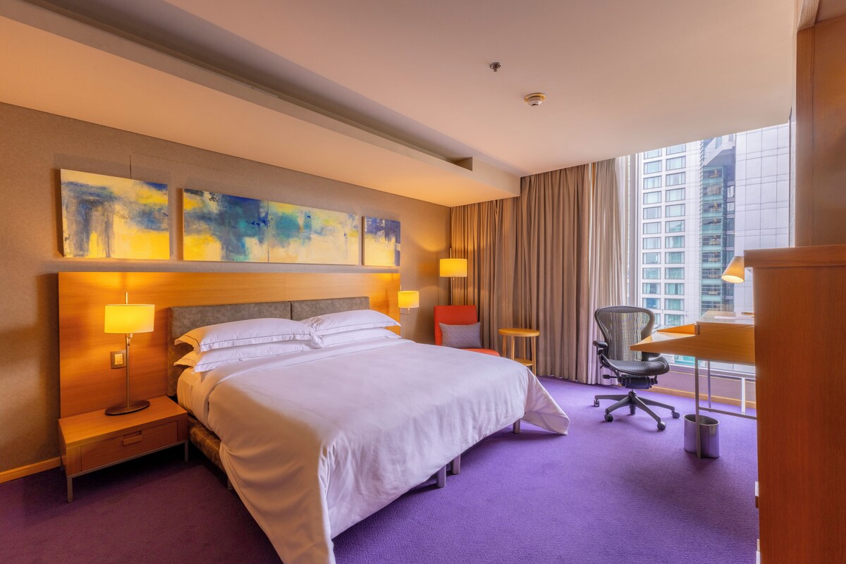 Junior Suite (Premium Level) | Premium bedding, in-room safe, desk, blackout drapes