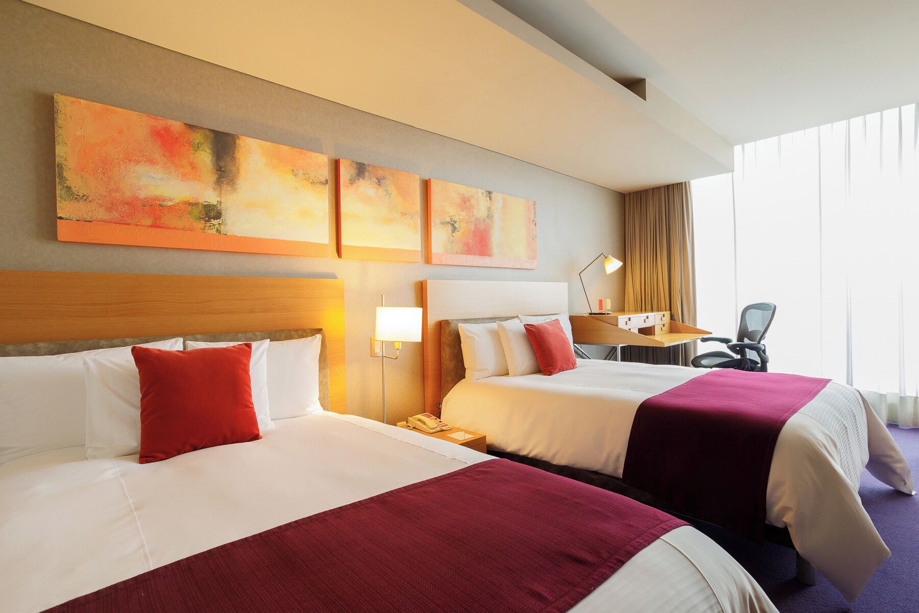 Literie de qualité supérieure, coffres-forts dans les chambres, bureau