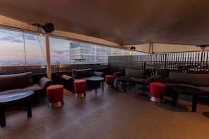 Bar lounge