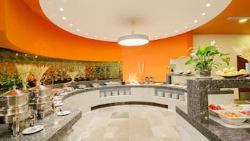 每日供應吃到飽早餐 (每人 MXN320)