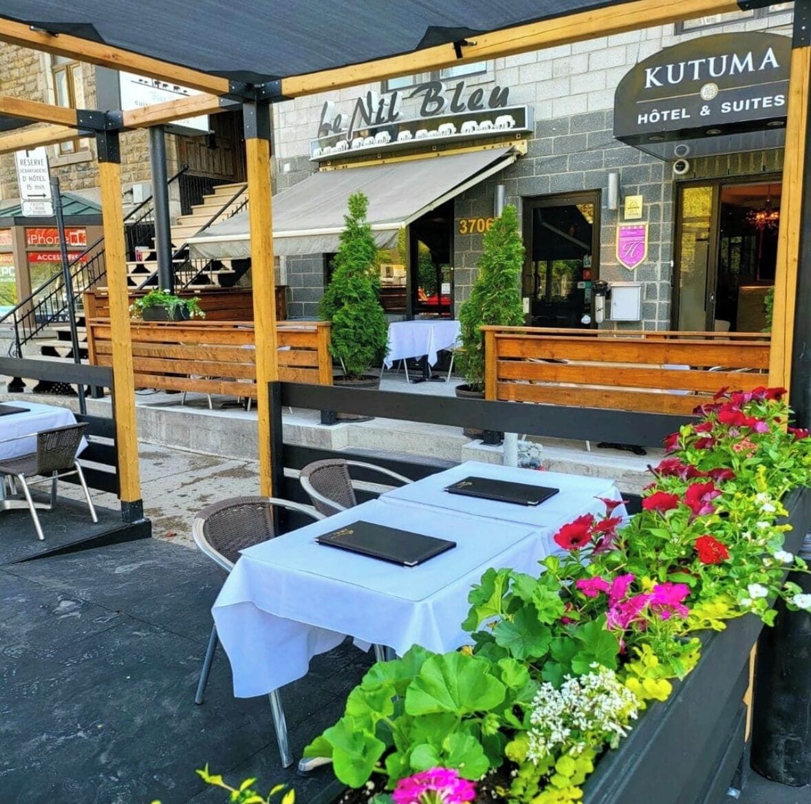 Breakfast, lunch and dinner served