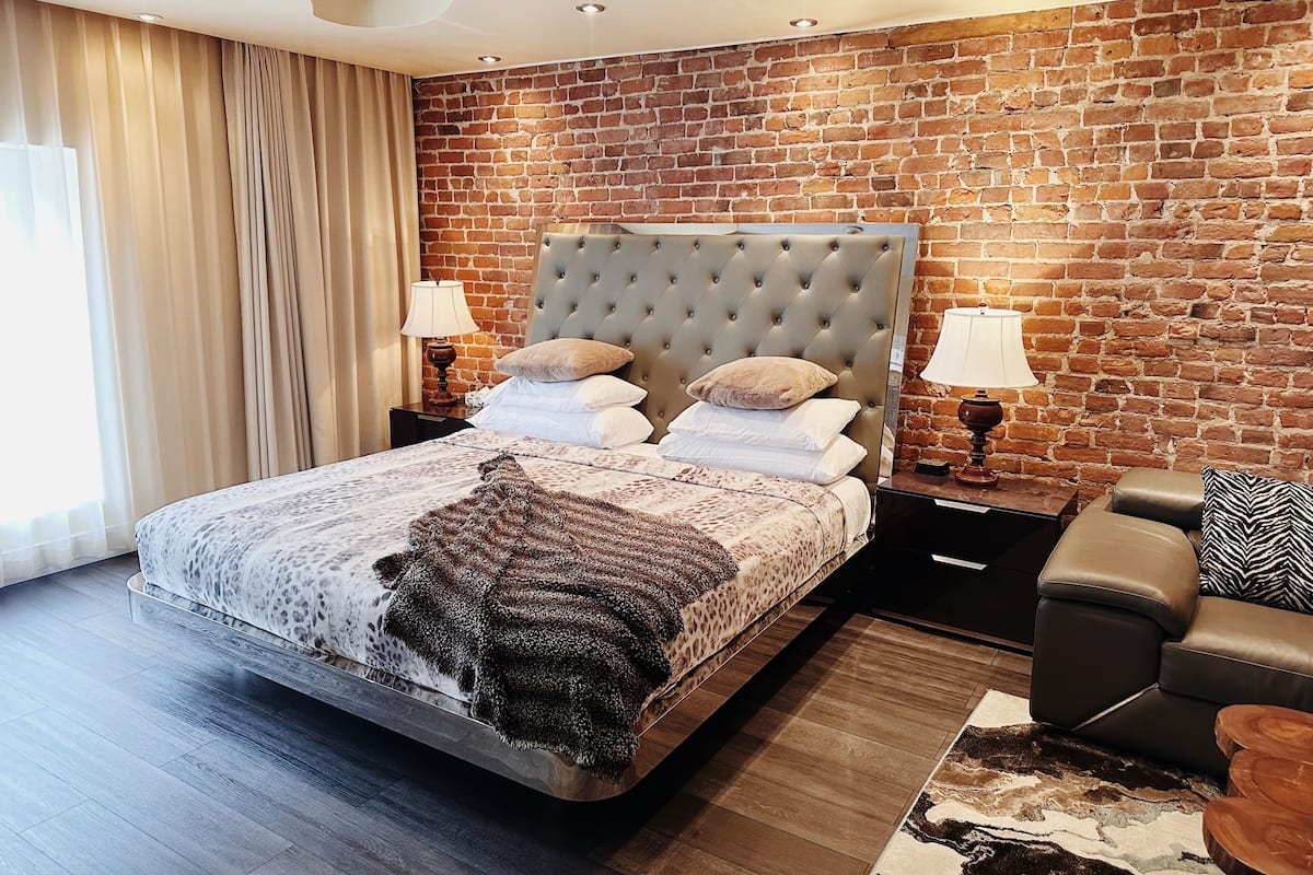 Suite Executive, 1 letto king | Una cassaforte in camera, una scrivania, ferro/asse da stiro