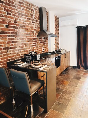 Phòng Suite Executive, 1 giường cỡ king | Bếp riêng | Tủ lạnh, lò vi sóng, dụng cụ pha espresso, ấm điện 