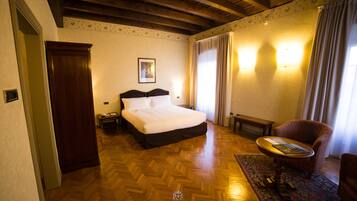 Suite Familiale, 2 chambres, cheminée, dans la tour