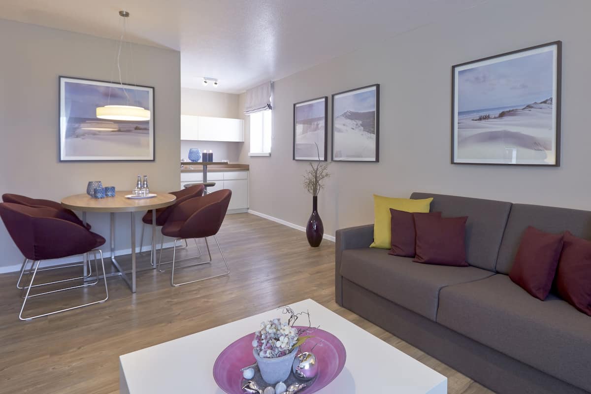 Standard Suite, 1 Bedroom, Kitchenette | Living area | 80-cm flat-screen TV with satellite channels, TV, first-run movies