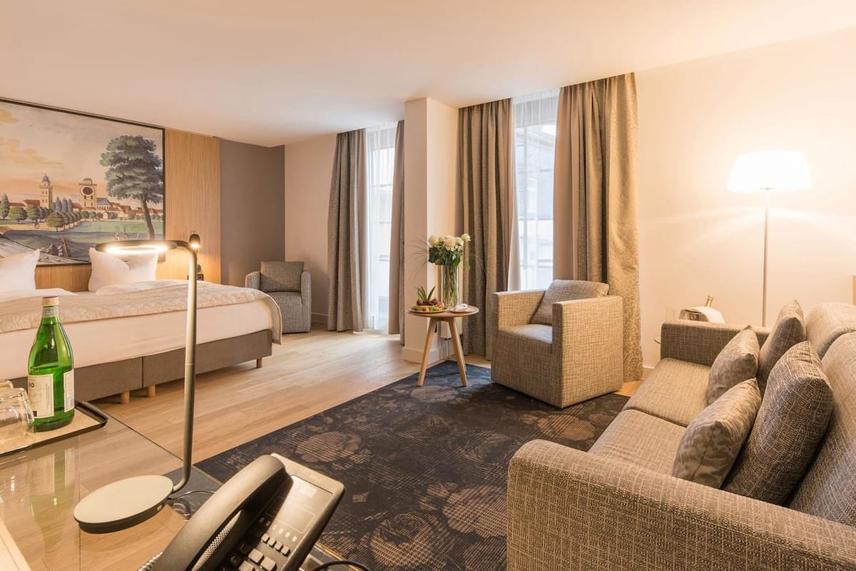 junior suite | business centre