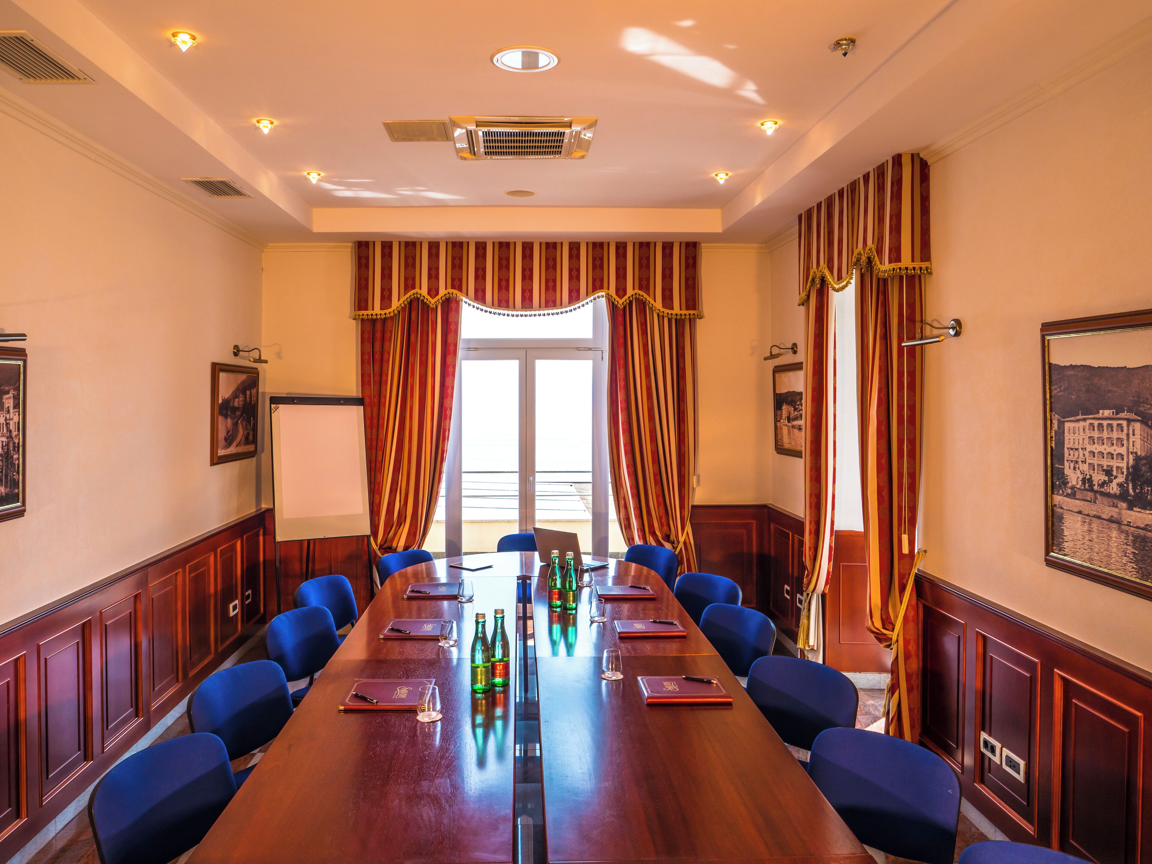 Photo - Hotel Savoy