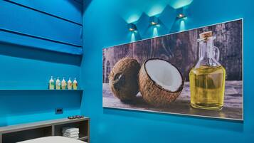 Soins corporels, gommages corporels, soins du visage, 1 salle de soins