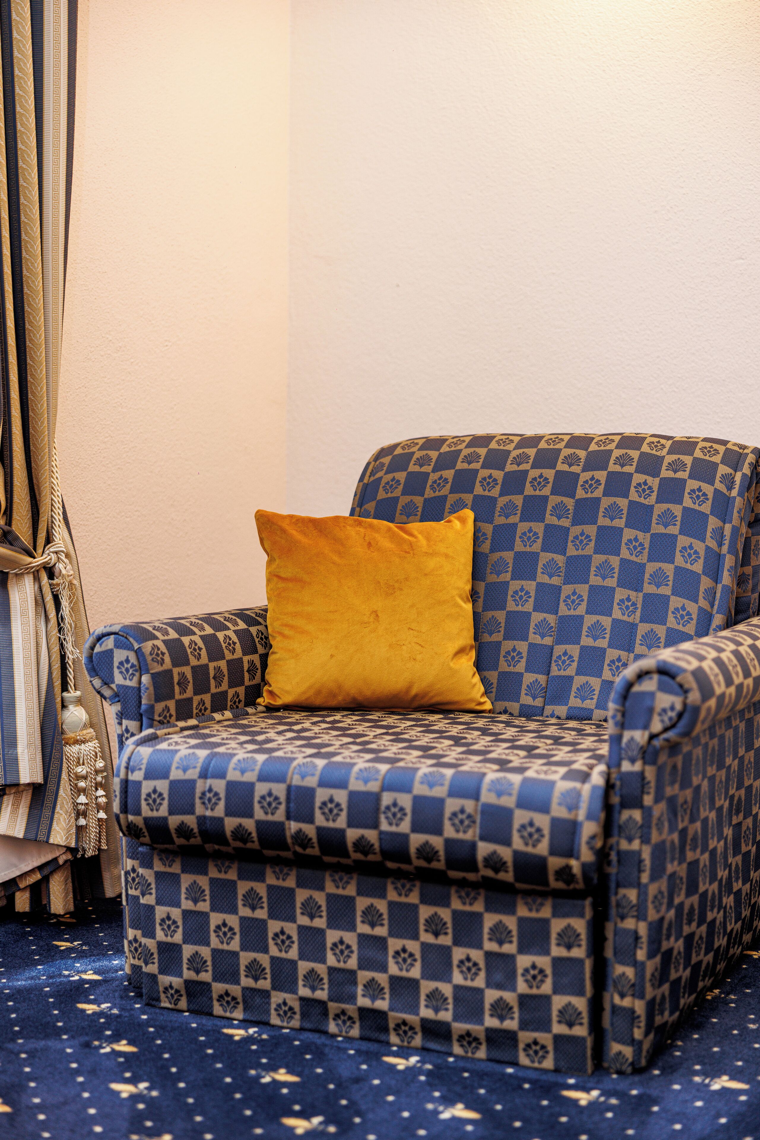 standard twin room | 1 bedroom, down duvets, minibar, in-room safe