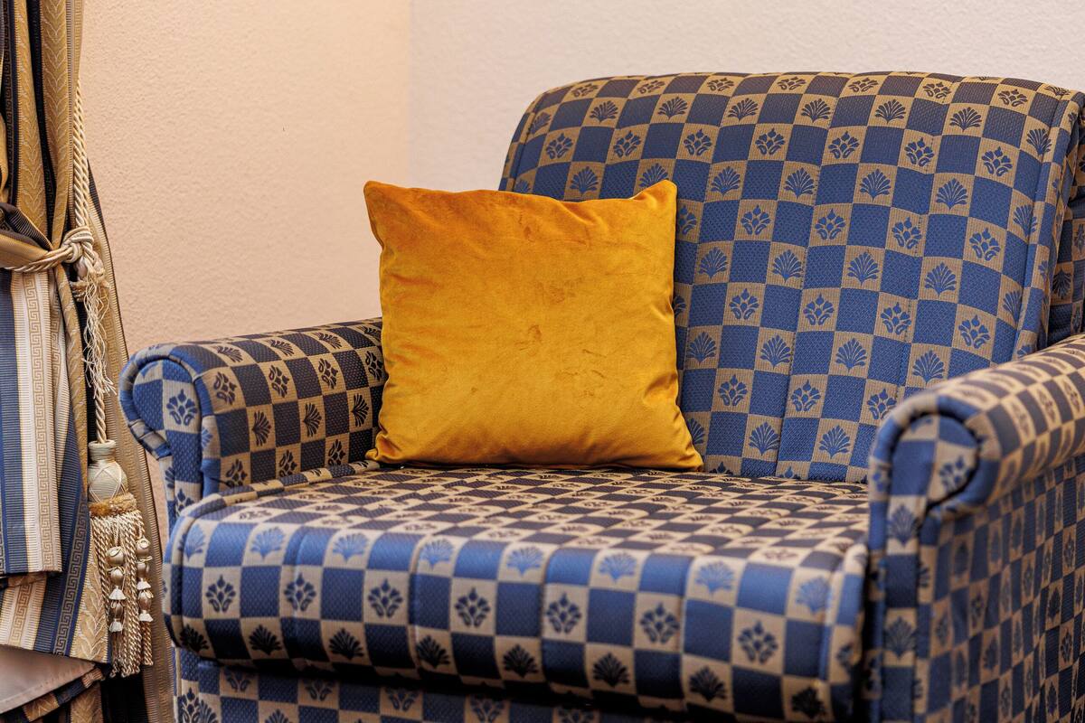 standard twin room | 1 bedroom, down duvets, minibar, in-room safe