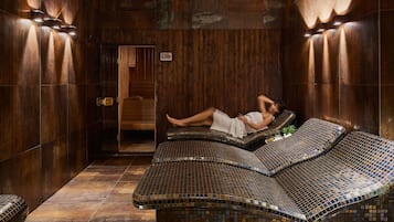 Perawatan tubuh, body scrub, perawatan wajah, dan 1 ruang perawatan