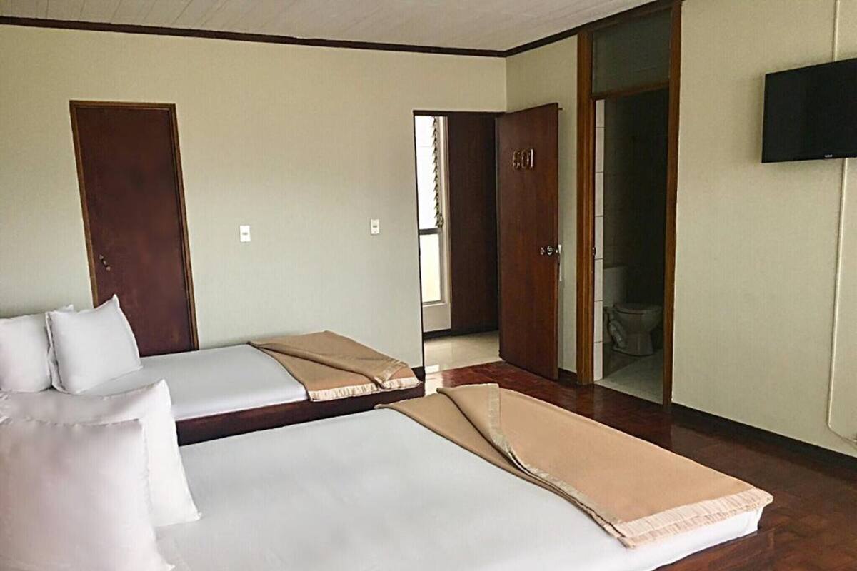 家庭客房 | 高級寢具、迷你吧、客房內保險箱、書桌