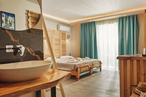 Decoración personalizada, muebles diferentes y escritorio 