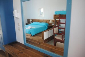 Habitación familiar (for 4) | Wifi gratis y ropa de cama