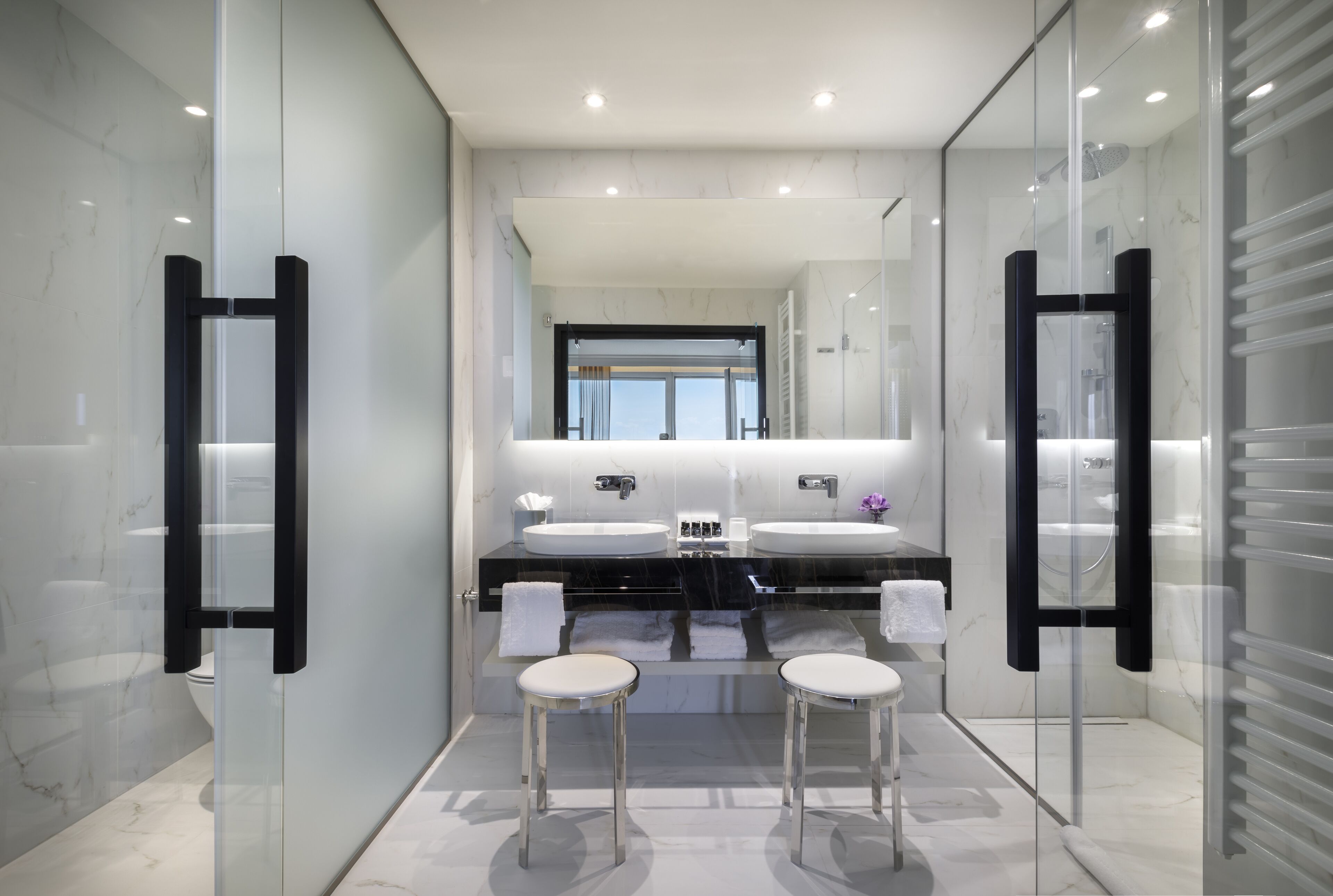 ambasador suite | bathroom | free toiletries, hair dryer, bathrobes, slippers