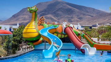 6 outdoor pools, pool umbrellas, pool loungers